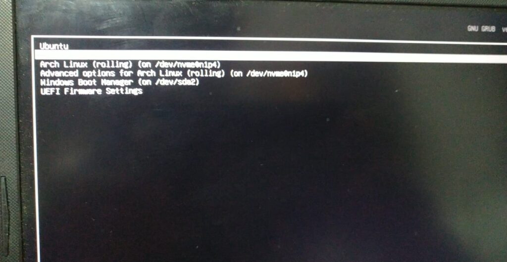 GRUB bootloader - Dual Boot Ubuntu and Windows 10